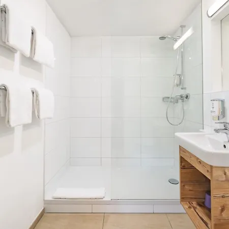 Engel - Self Checkin Hotel 2*